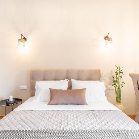 Deluxe 3-Bdrm Urban-Industrial Apt At Acropolis Athen Exterior foto