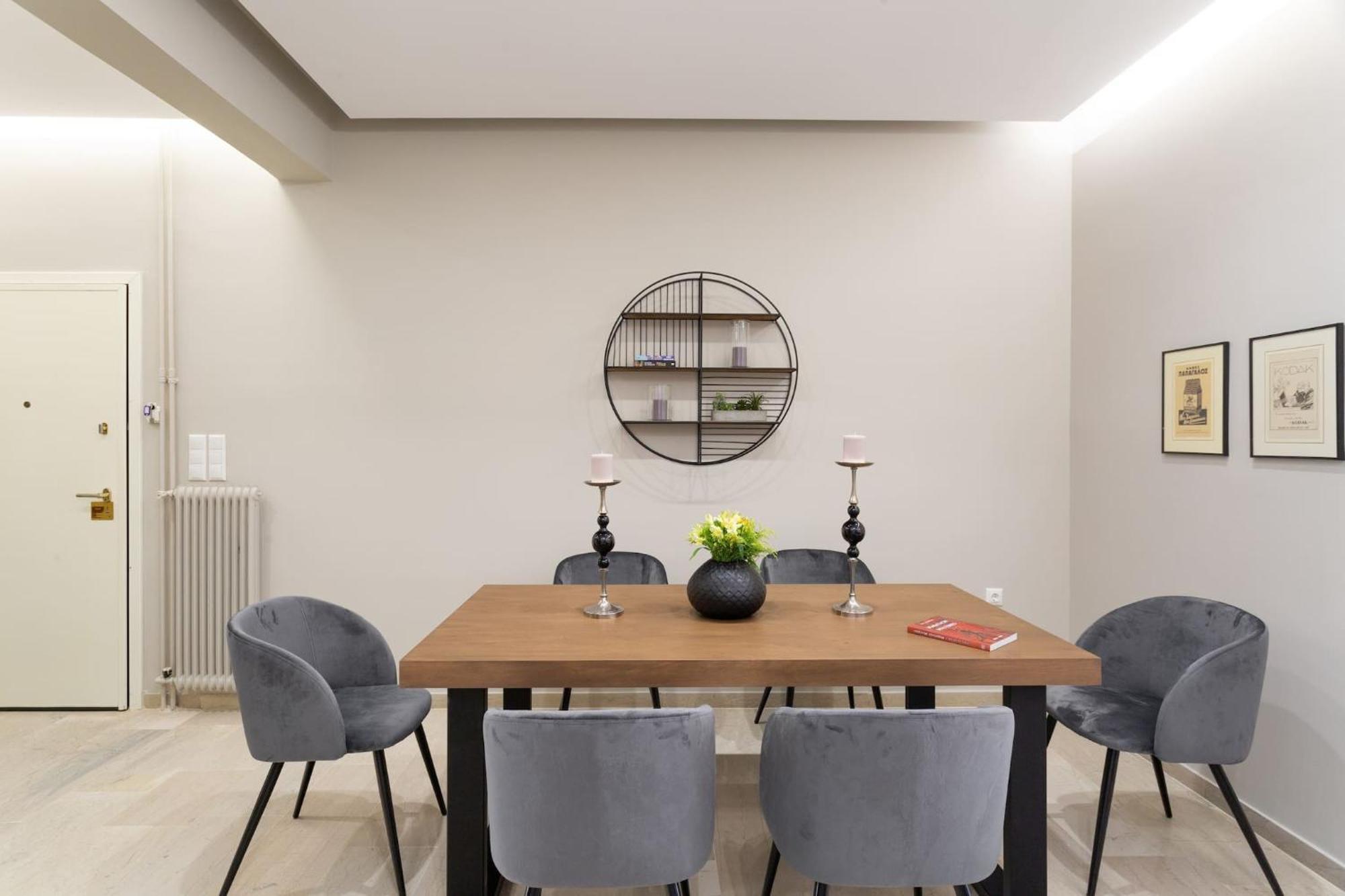 Deluxe 3-Bdrm Urban-Industrial Apt At Acropolis Athen Exterior foto