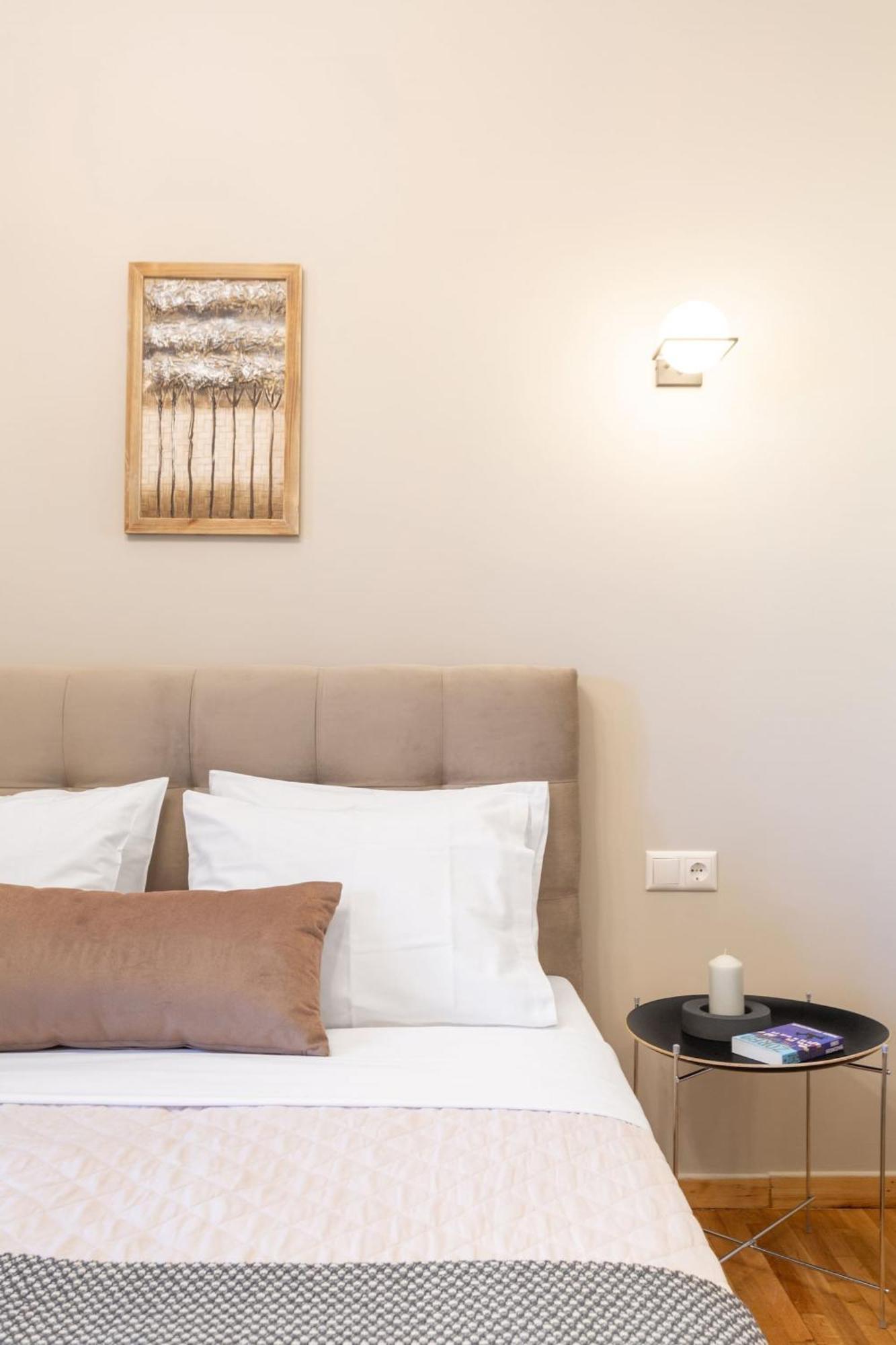 Deluxe 3-Bdrm Urban-Industrial Apt At Acropolis Athen Exterior foto