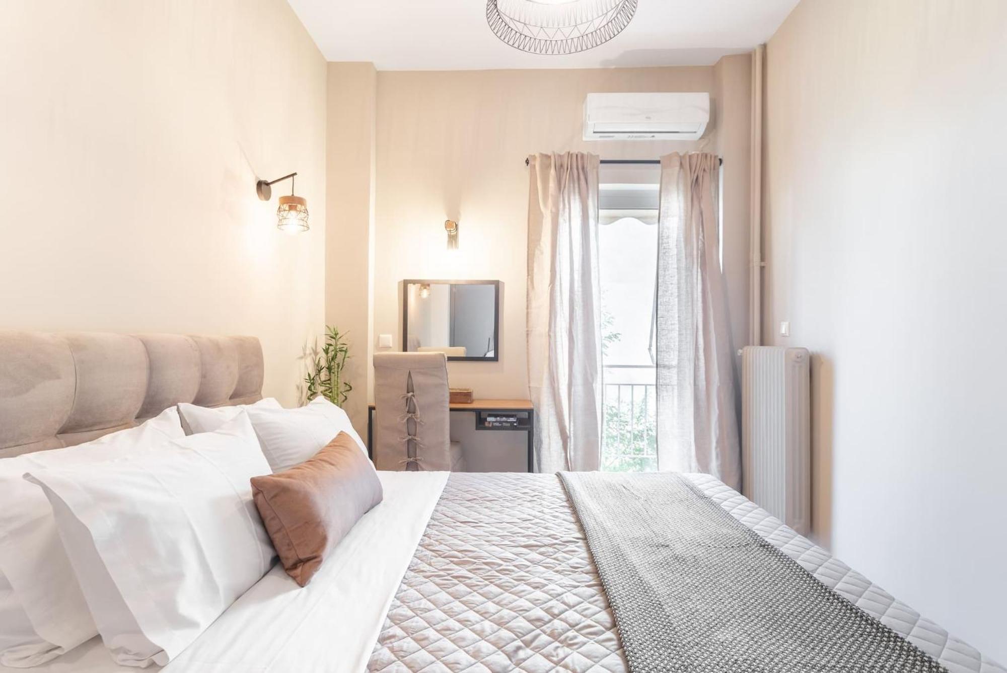 Deluxe 3-Bdrm Urban-Industrial Apt At Acropolis Athen Exterior foto